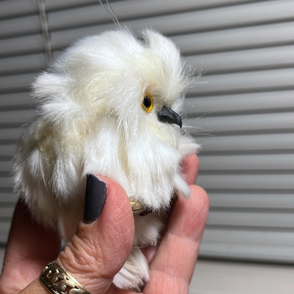 White Baby Owl Figurine Realistic Faux Fur Real Feathers Christmas Tree Ornament - Picture 4 of 9
